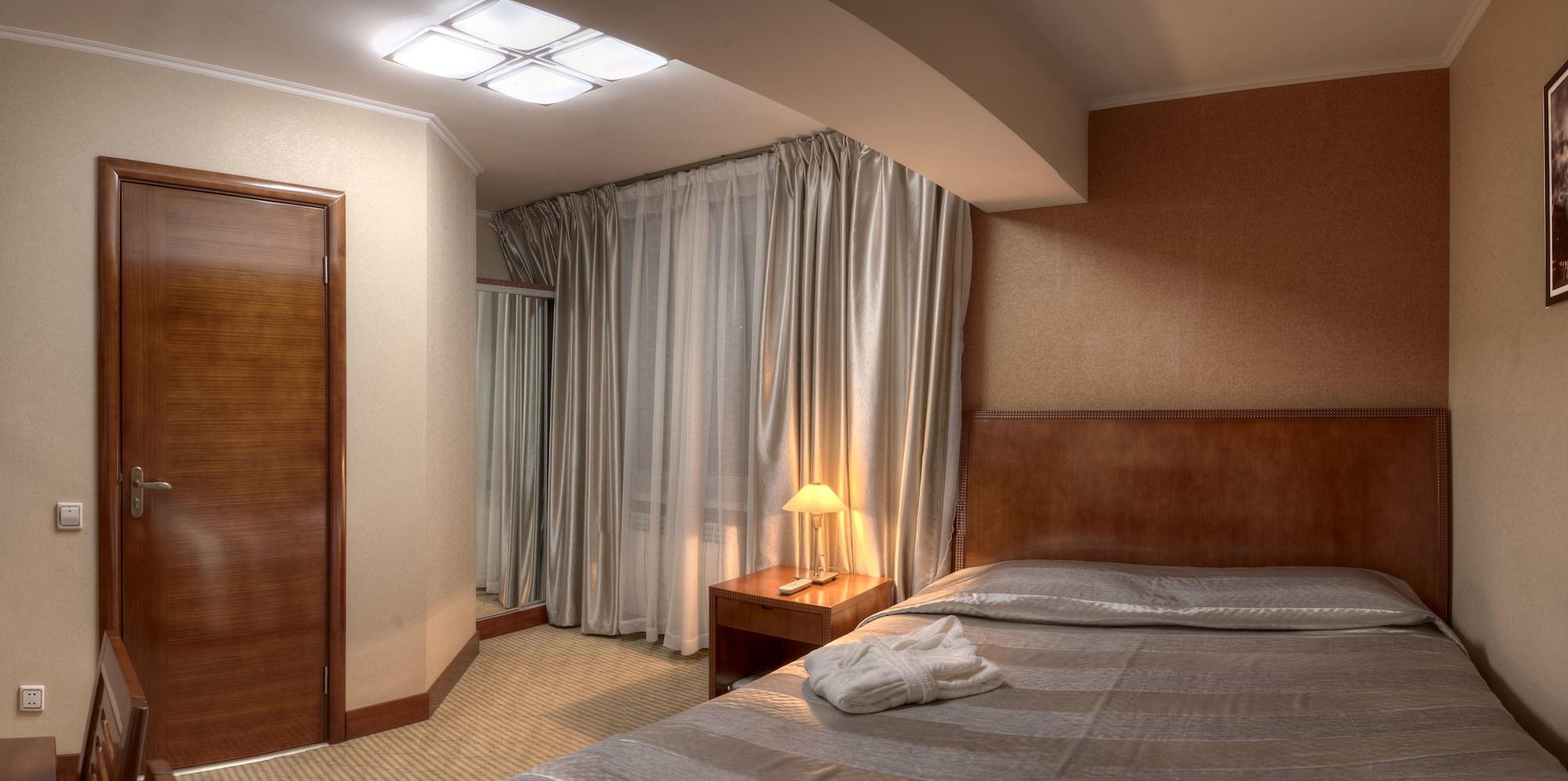 Voyage Hotel Almaty Exterior foto