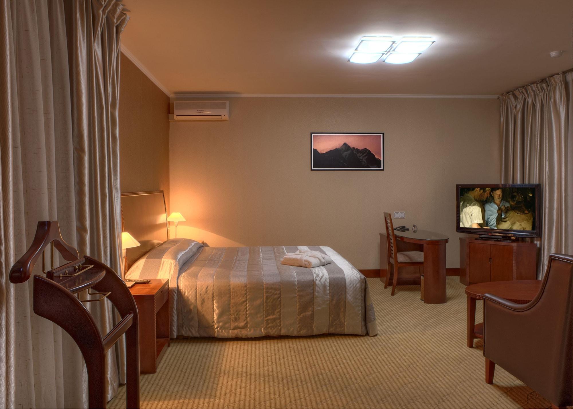 Voyage Hotel Almaty Zimmer foto