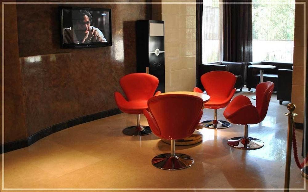 Voyage Hotel Almaty Zimmer foto