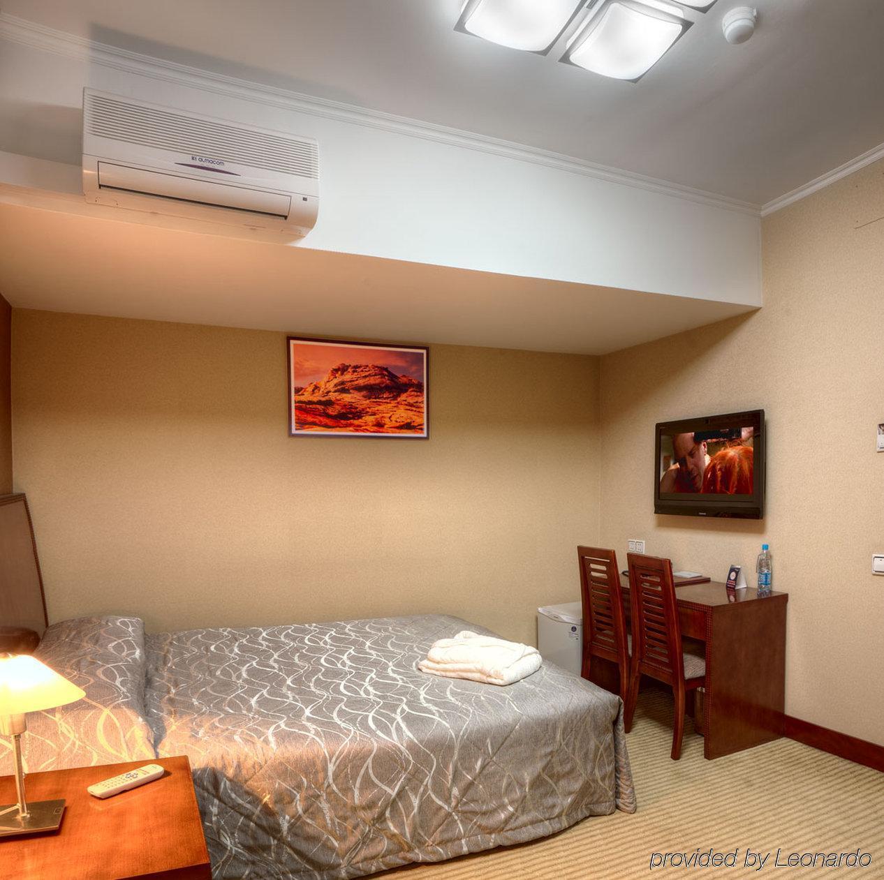 Voyage Hotel Almaty Zimmer foto