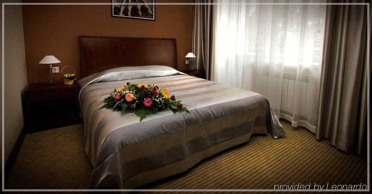 Voyage Hotel Almaty Zimmer foto